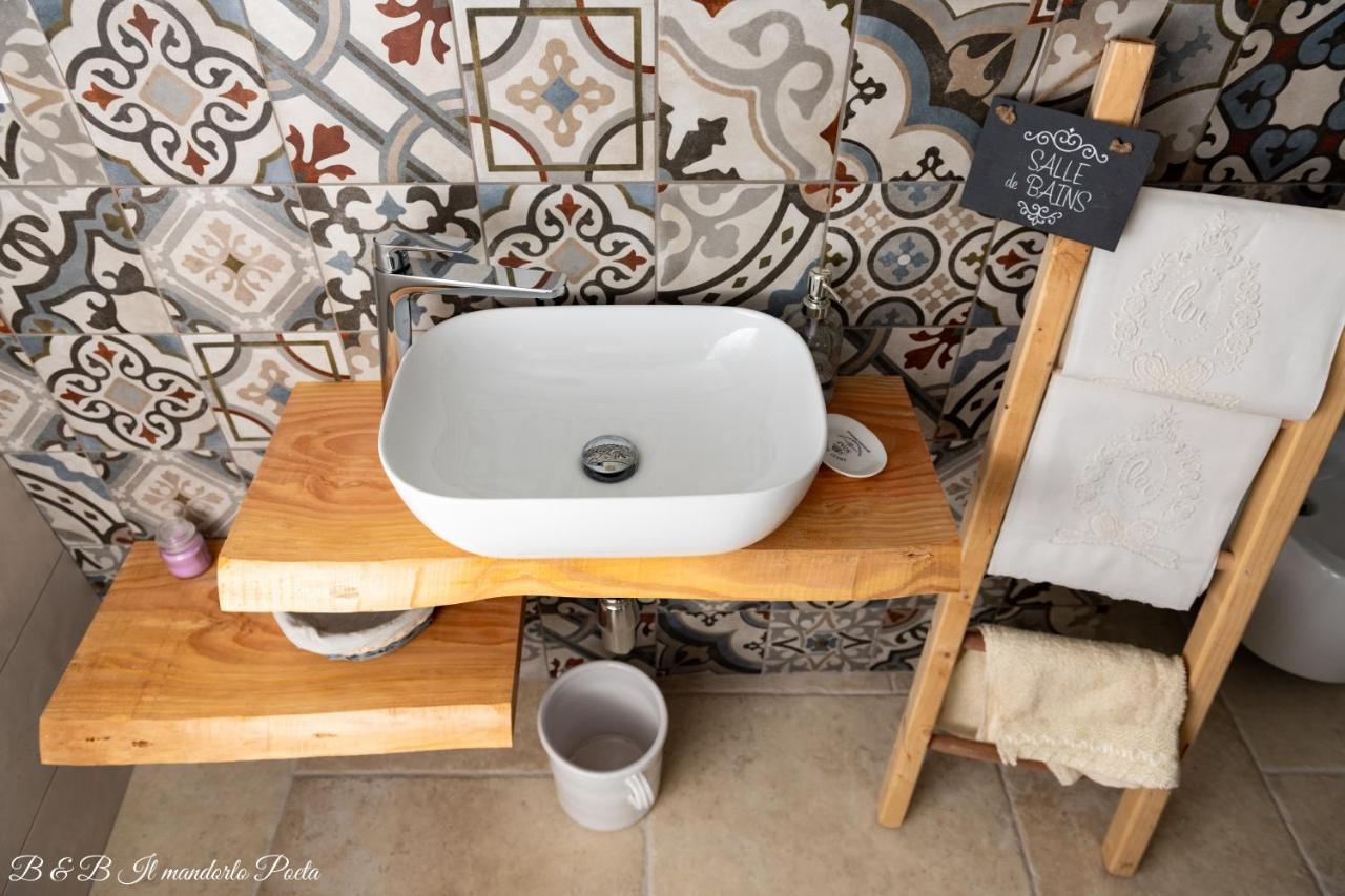 Bed and Breakfast Il Mandorlo Poeta Ostuni Exterior foto